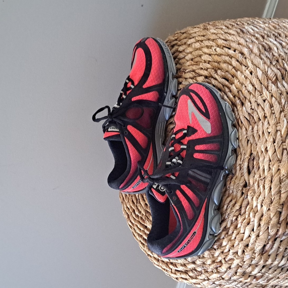 Brooks Womens Pure Flow Running/Athletic/Training Sneakers‎ Black/Neon Pink 6.5